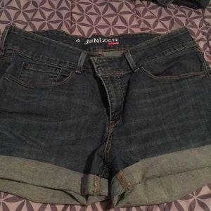 Jean shorts with folded cuff